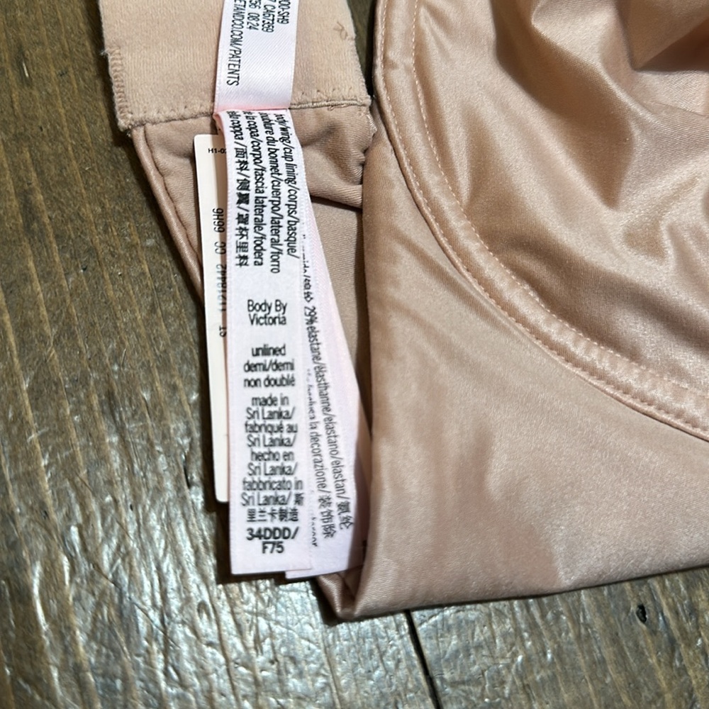 Victoria Secret Unlined Bra - Picture 4 of 4